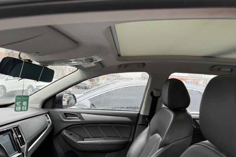 Used Roewe RX5 2018 20T Two-Wheel Drive Manual Flagship Edition
