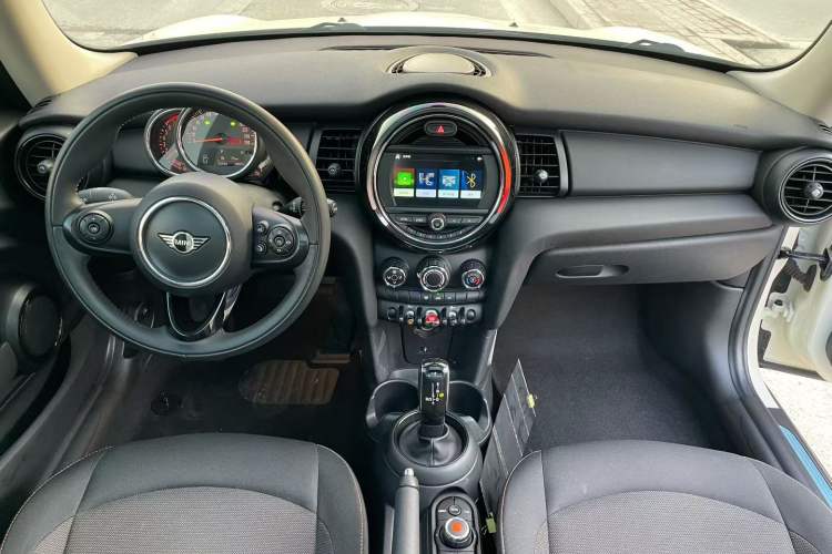 Used  MINI 2021 1.5T ONE
