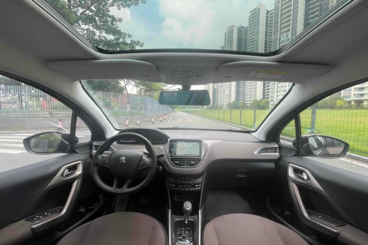 Used Peugeot 2008 2014 1.6L Automatic Fashion Edition