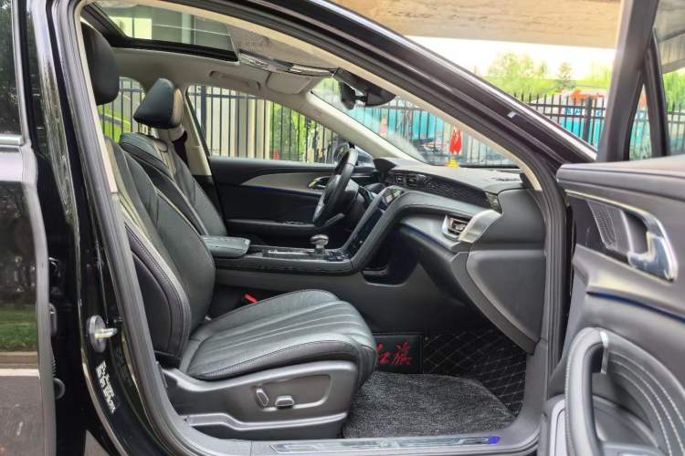 Used Hongqi H5 2024 2.0T Automatic Smart Connect Flagship Edition
