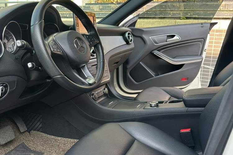 Used Mercedes-Benz CLA 2015 CLA 200
