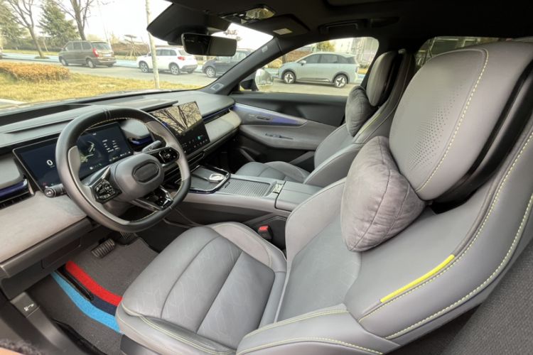 Used Lynk & Co 08 EM-P 2023 245km Ultra-Long Range Halo
