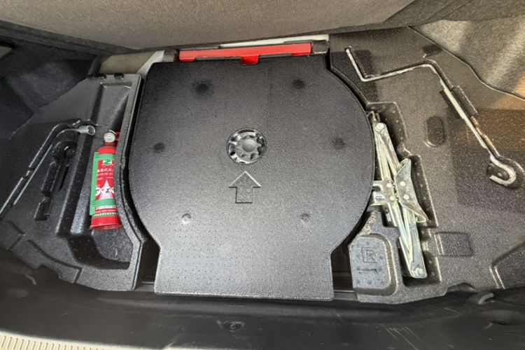 Used Toyota Camry 2016 2.0G 10th Anniversary Leading Edition
