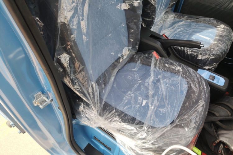 Used   2023 140km Long Wheelbase Flatbed Entry-Level Trim
