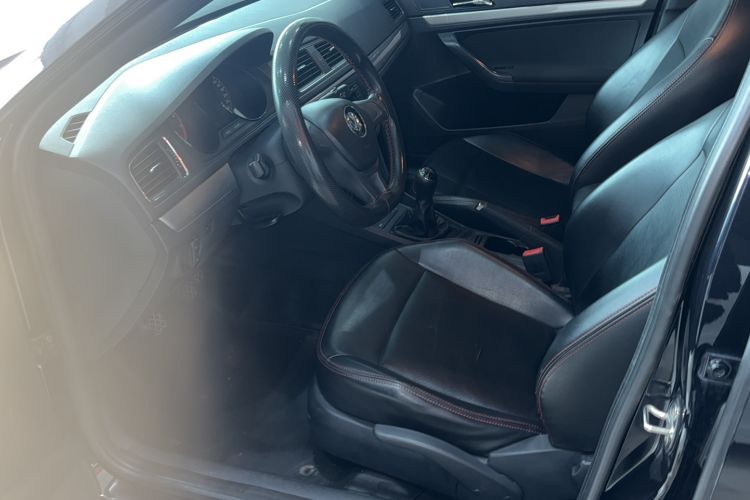 Used Volkswagen Lavida 2017 1.6L Manual Fashion Edition
