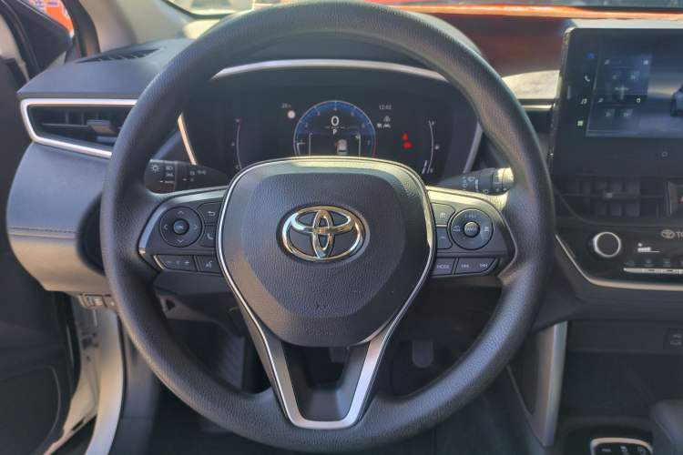 Used Toyota FRONTLANDER 2024 2.0L CVT Leading Edition
