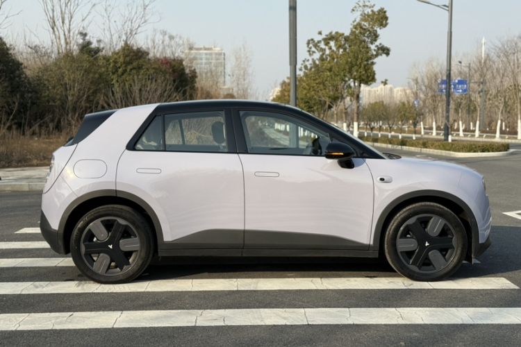 Used  firefly 2025 Illuminated Edition