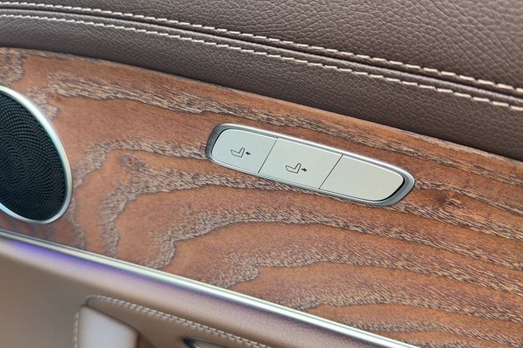 Used Mercedes-Benz E-Class 2022 Second Facelift E 300 L Fashion Edition
