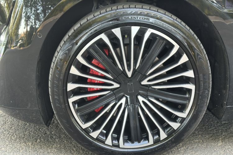 Used  12 2025 Ultra Extended-Range Edition
