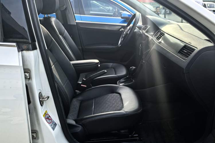 Used Volkswagen Santana 2015 1.6L Automatic Comfort Edition