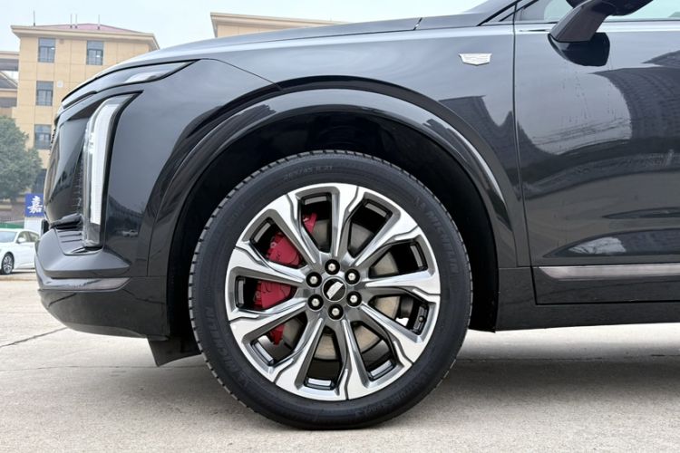 Used Cadillac XT5 2025 2.0T Platinum Edition
