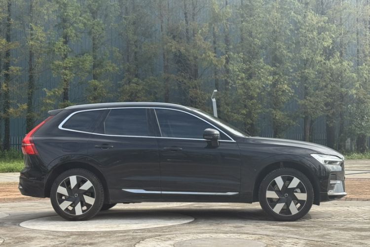 Used Volvo XC60 New Energy 2025 Plug-in Hybrid Long-Range All-Wheel Drive Smart & Luxurious Edition

