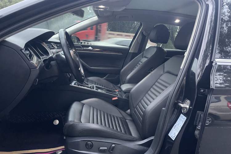 Used Volkswagen Magotan 2019 330TSI DSG Leading Model China VI Standard
