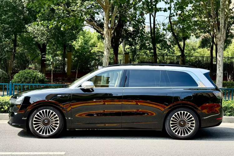 Used Hima AITO M9 2024 Range-Extended Ultra Version 52 kWh 5-Seater Model
