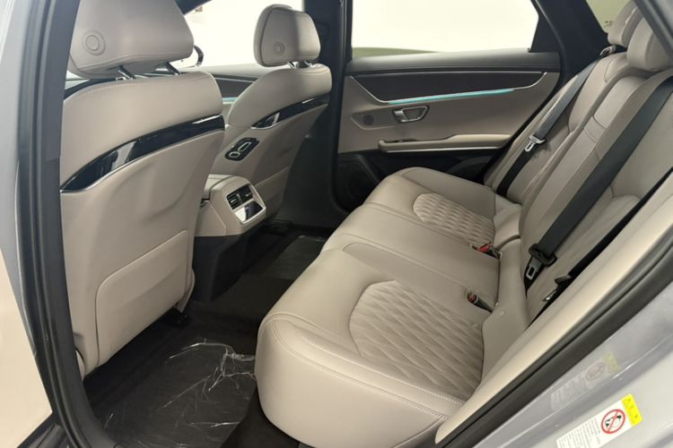 Used BYD Han 2025 EV with 701 km of Laser Radar-Enabled Intelligent Driving