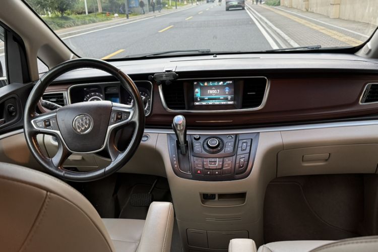 Used Buick GL8 2018 28T Luxury Model China VI Standard
