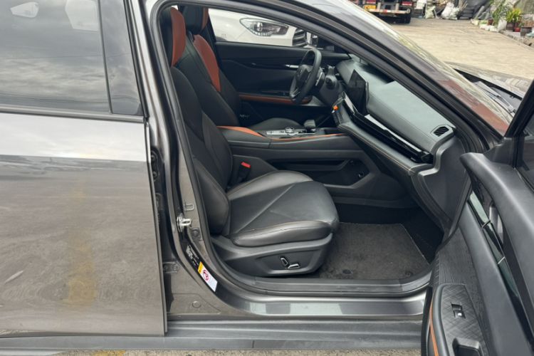 Used Changan UNI-V 2022 1.5T Prestige Version
