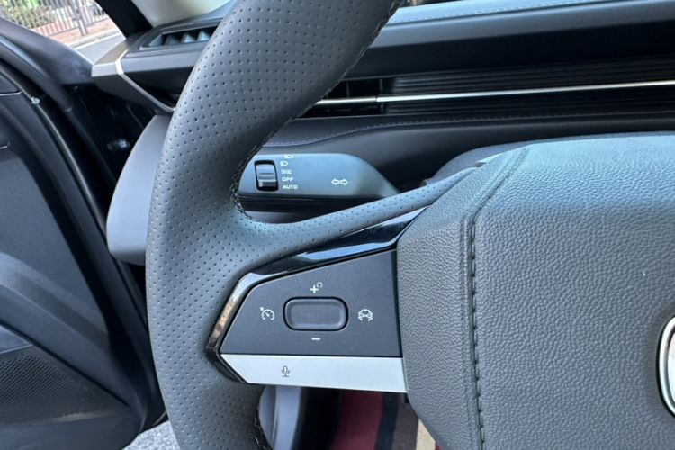 Used Changan Eado 2025 Blue Whale 1.5T 500Bar Prestige Model
