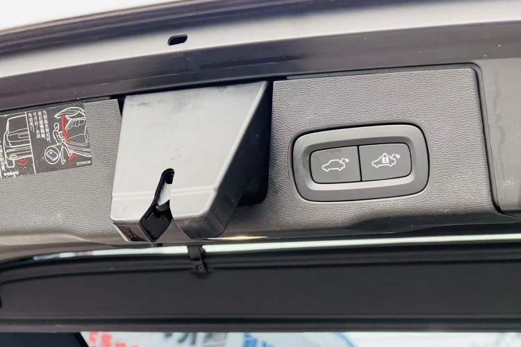 Used Volvo XC60 New Energy 2021 T8 e-Drive Hybrid Luxury Edition
