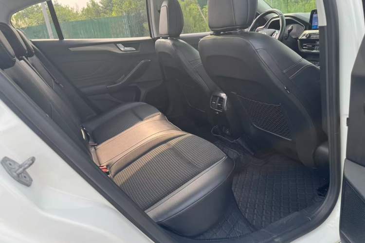 Used Ford Focus 2020 Sedan EcoBoost 180 Automatic Trend Edition
