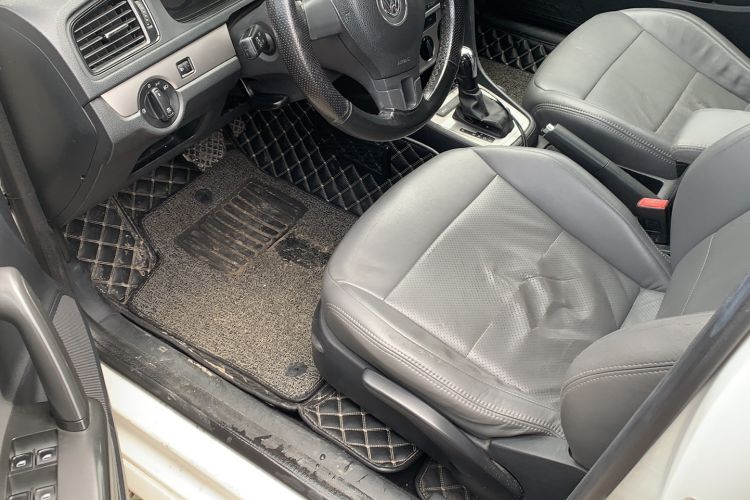 Used Volkswagen Lavida 2013 Revised Classic 1.6L Automatic Fashion Edition
