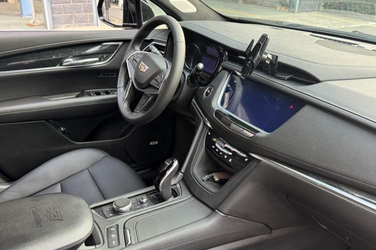 Used Cadillac XT5 2022 2.0T Two-Wheel Drive Luxury Version