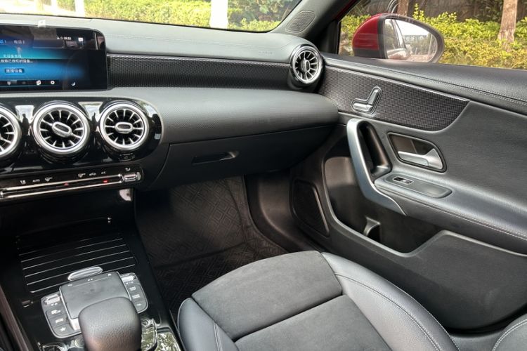 Used Mercedes-Benz A-Class 2021 A 200 L Sport Sedan Fashion Model
