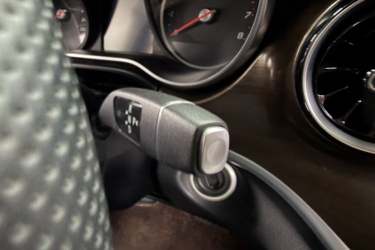 Used Mercedes-Benz V-Class 2021 V 260 L Long-wheelbase Luxury Edition