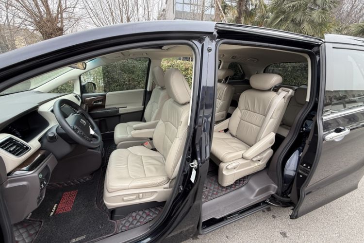 Used Honda Odyssey 2015 Revised 2.4L Luxury Edition
