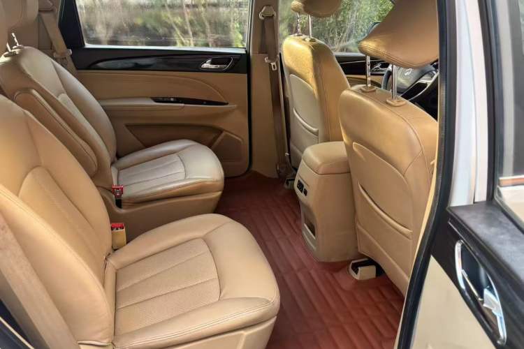 Used Baojun 730 2016 1.5L Manual Comfort Version 7 Seats China V Emission Standard
