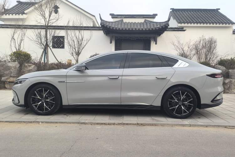 Used BYD Han 2022 EV Genesis Edition 610KM All-Wheel Drive Premium Model