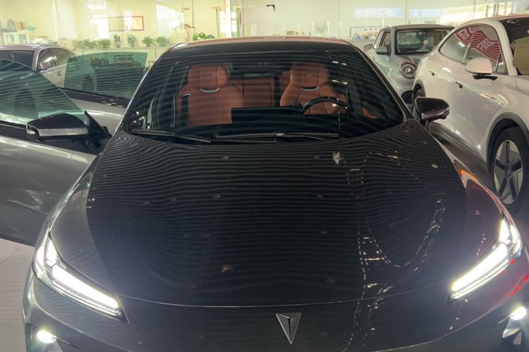 Used  L07 2024 530 Max Qiankun Intelligent Driving ADS SE Pure Electric Version
