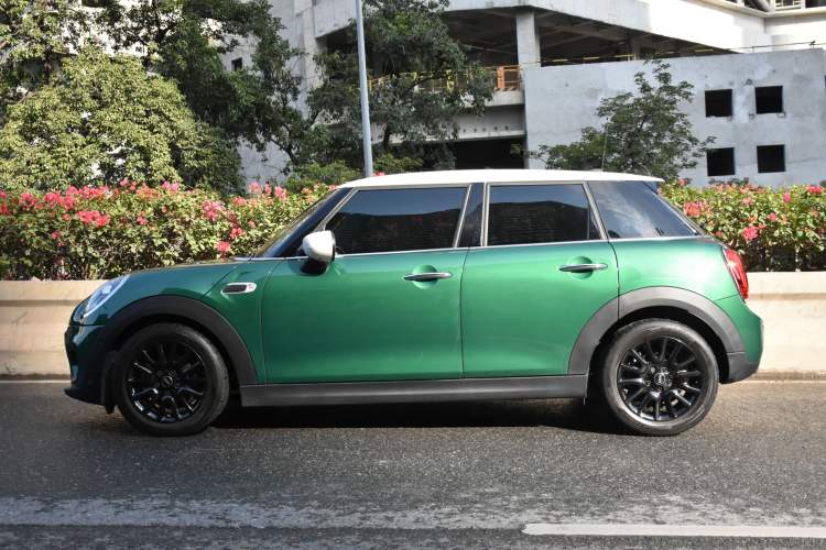 Used  MINI 2020 1.5T COOPER Classic Edition Five-Door Version
