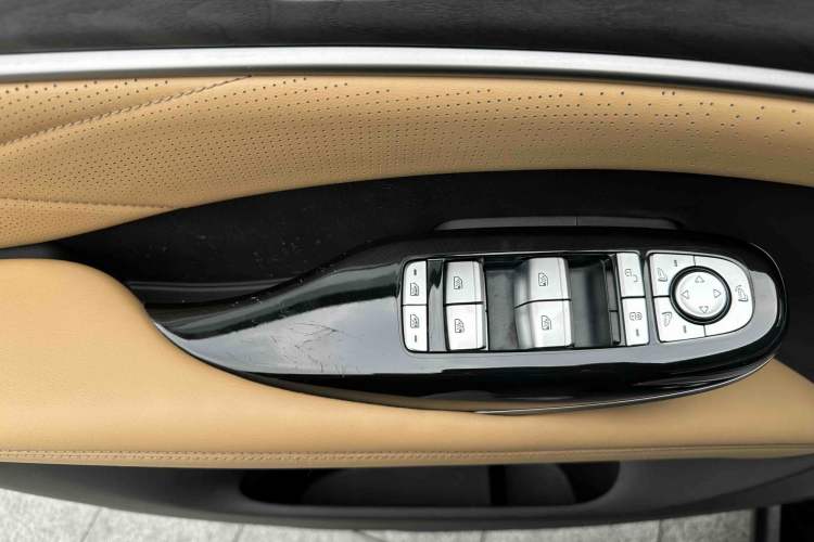 Used Denza D9 2024 DM-i 980 Four-Wheel Drive Prestige Model