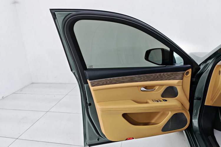 Used Hima AITO M5 2022 Extended-Range Four-Wheel Drive Performance Version
