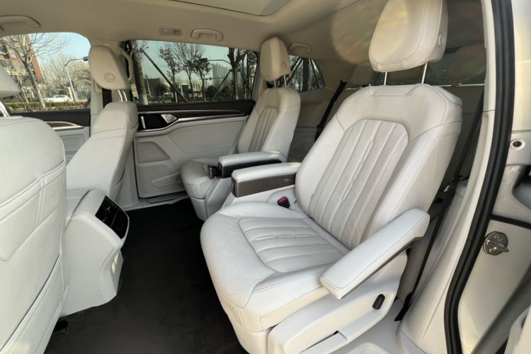 Used Volkswagen Viloran 2020 330TSI Luxury Edition
