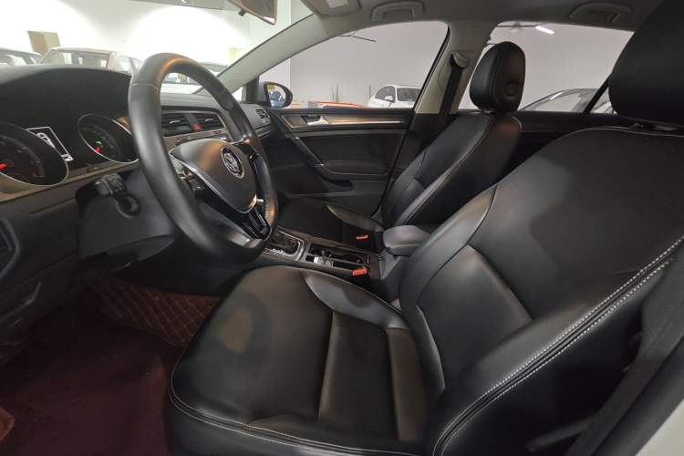 Used Volkswagen Golf 2016 230TSI Automatic Comfort Version