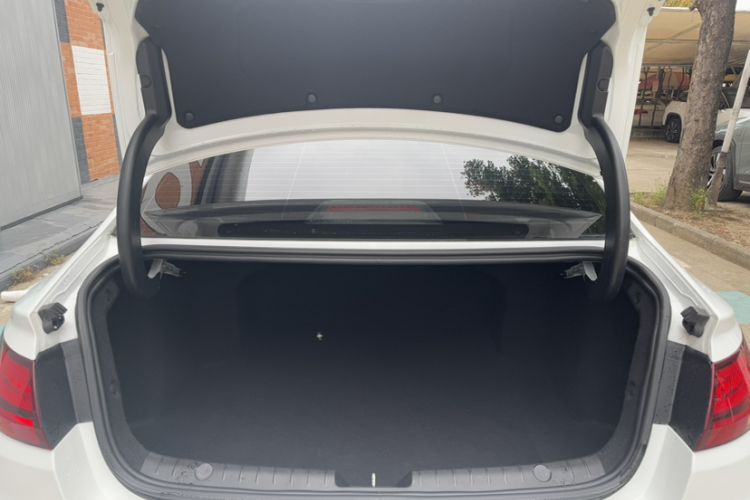 Used Geely Auto Emgrand GL 2021 UP 1.4T CVT Luxury Edition
