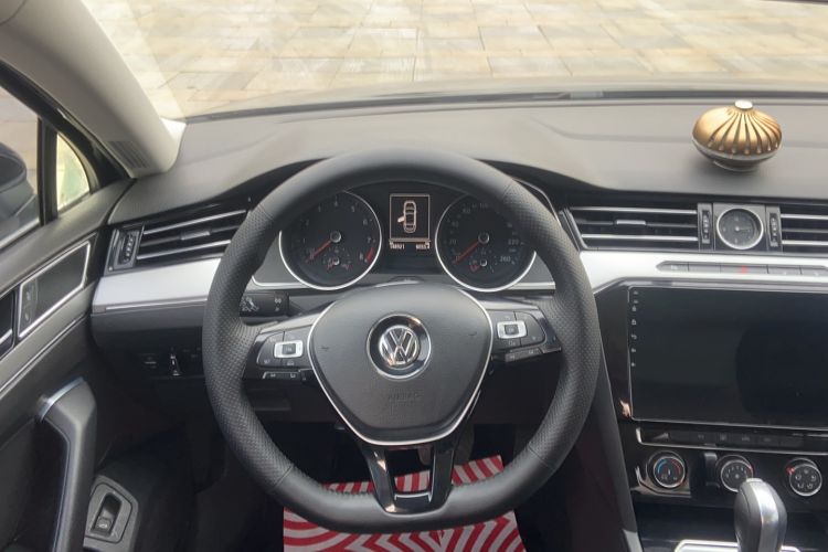 Used Volkswagen Magotan 2017 330TSI DSG Leading Model
