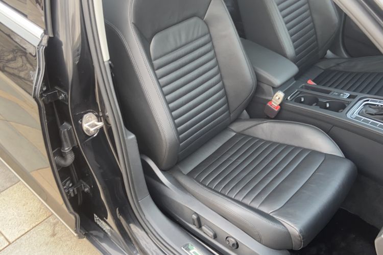 Used Volkswagen Magotan 2017 330TSI DSG Leading Model
