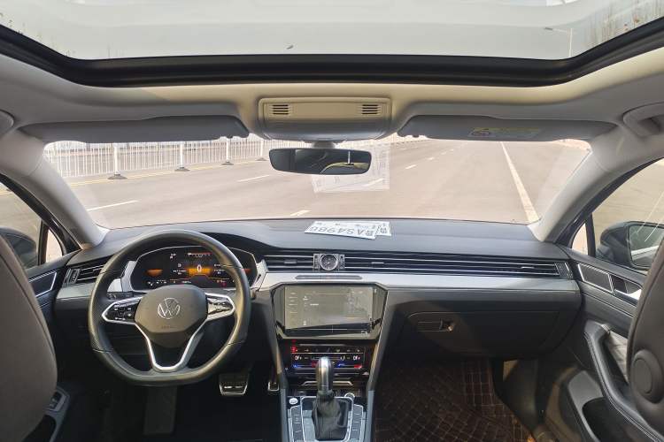 Used Volkswagen Magotan 2023 2 Million Units Limited Edition 330TSI DSG Leading Version
