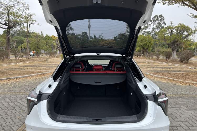 Used Hongqi H6 2023 2.0T ZhiShang Version