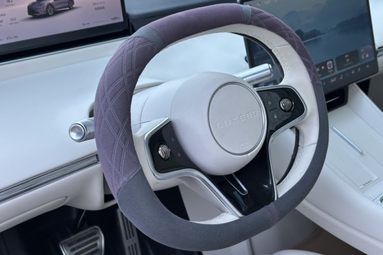 Used Hima Luxeed R7 2024 All-Electric 667 km Max
