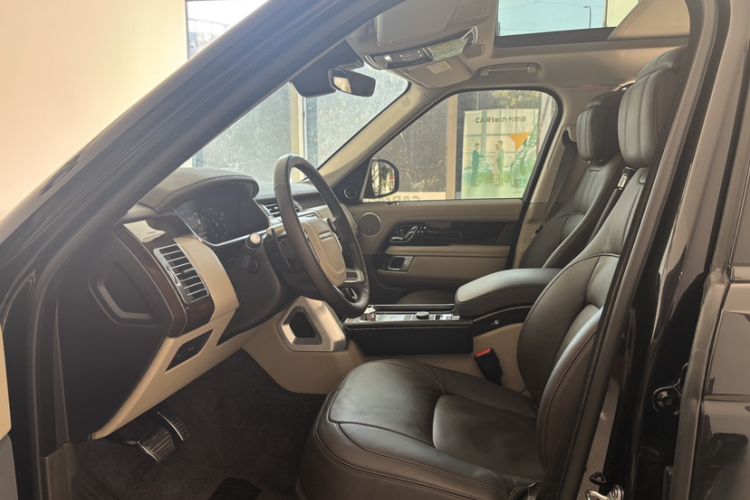 Used Land Rover Range Rover 2022 3.0 L6 400 PS Classic Extended Version
