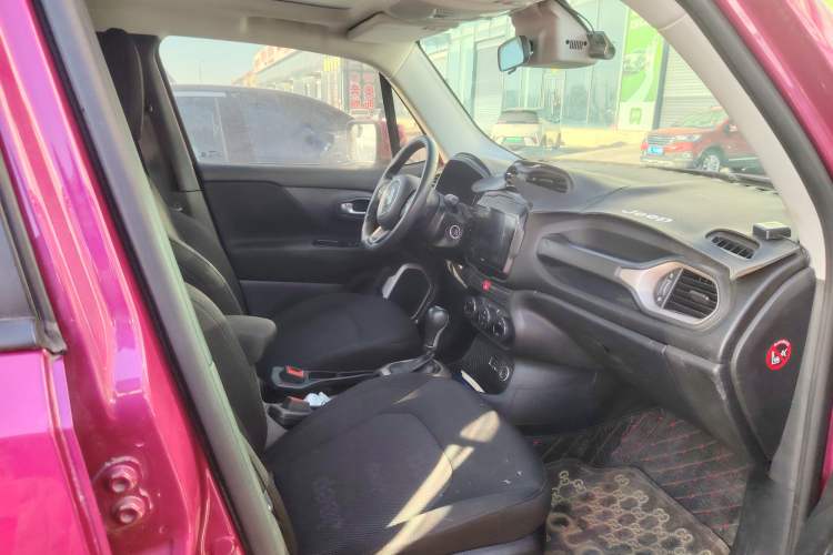 Used  Renegade 2017 180T Automatic Jingneng Edition
