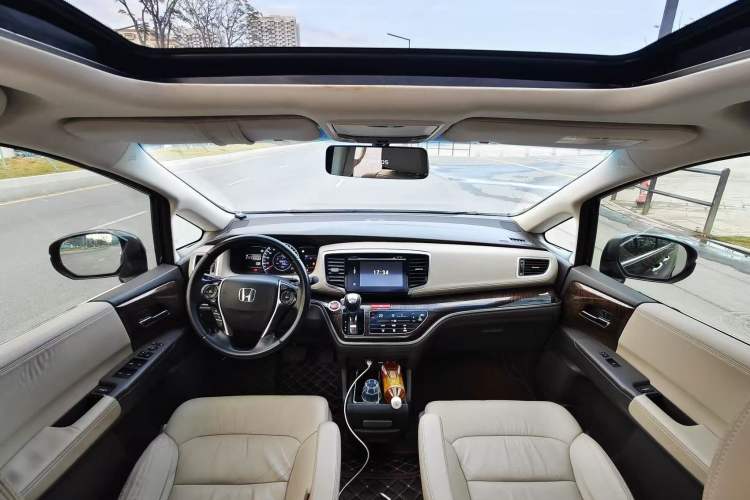 Used Honda Odyssey 2015 Updated Version 2.4L Smart Edition