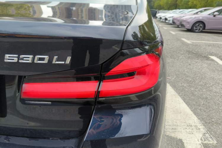 Used BMW 5 Series 2022 Second Facelift 530Li Leading Edition M Sport Package
