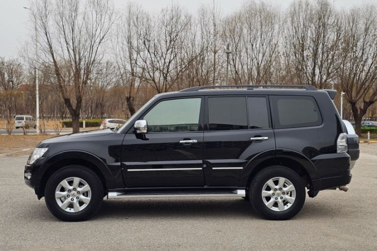 Used Mitsubishi Pajero 2016 3.0L Automatic Prestige Version China V Standard
