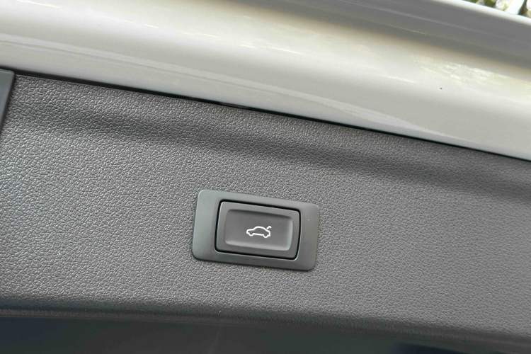 Used Audi Q3 2018 30th Anniversary Edition 35 TFSI Fashion Model
