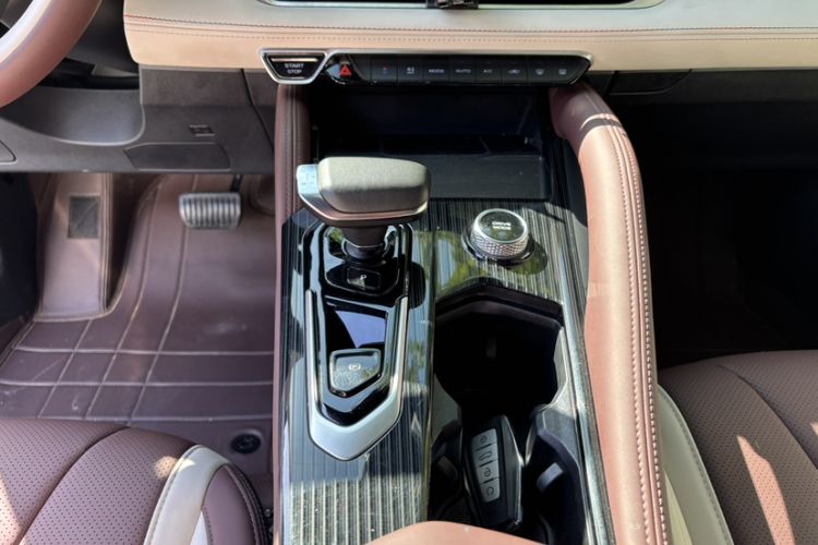 Used Geely Auto Monjaro L 2024 2.0TD High-Power Automatic Two-Wheel Drive Skyline Edition
